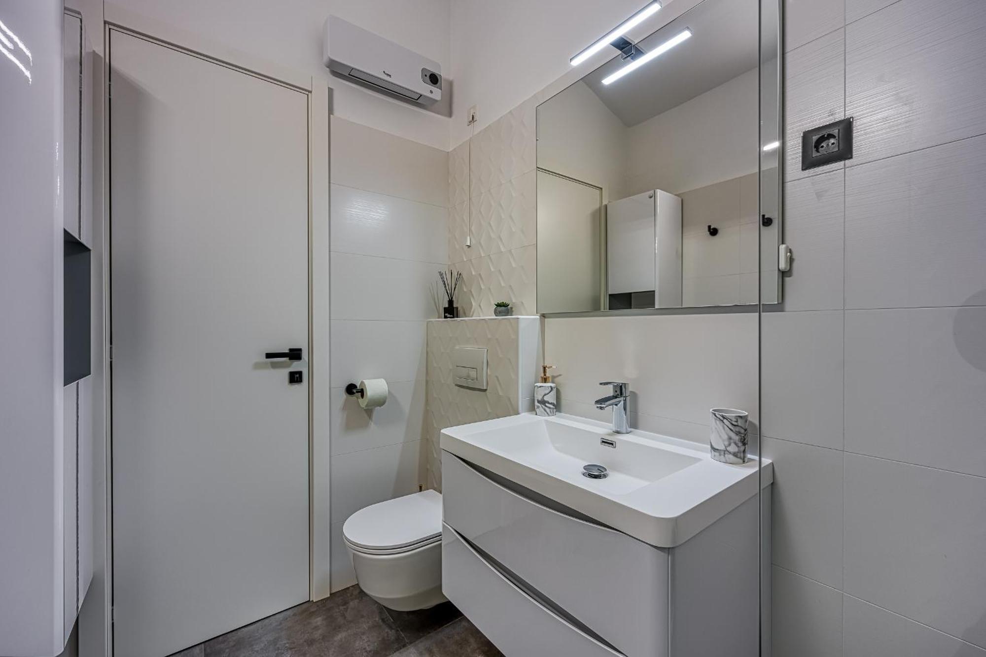 Sara Luxury In City Center Porec Exterior photo